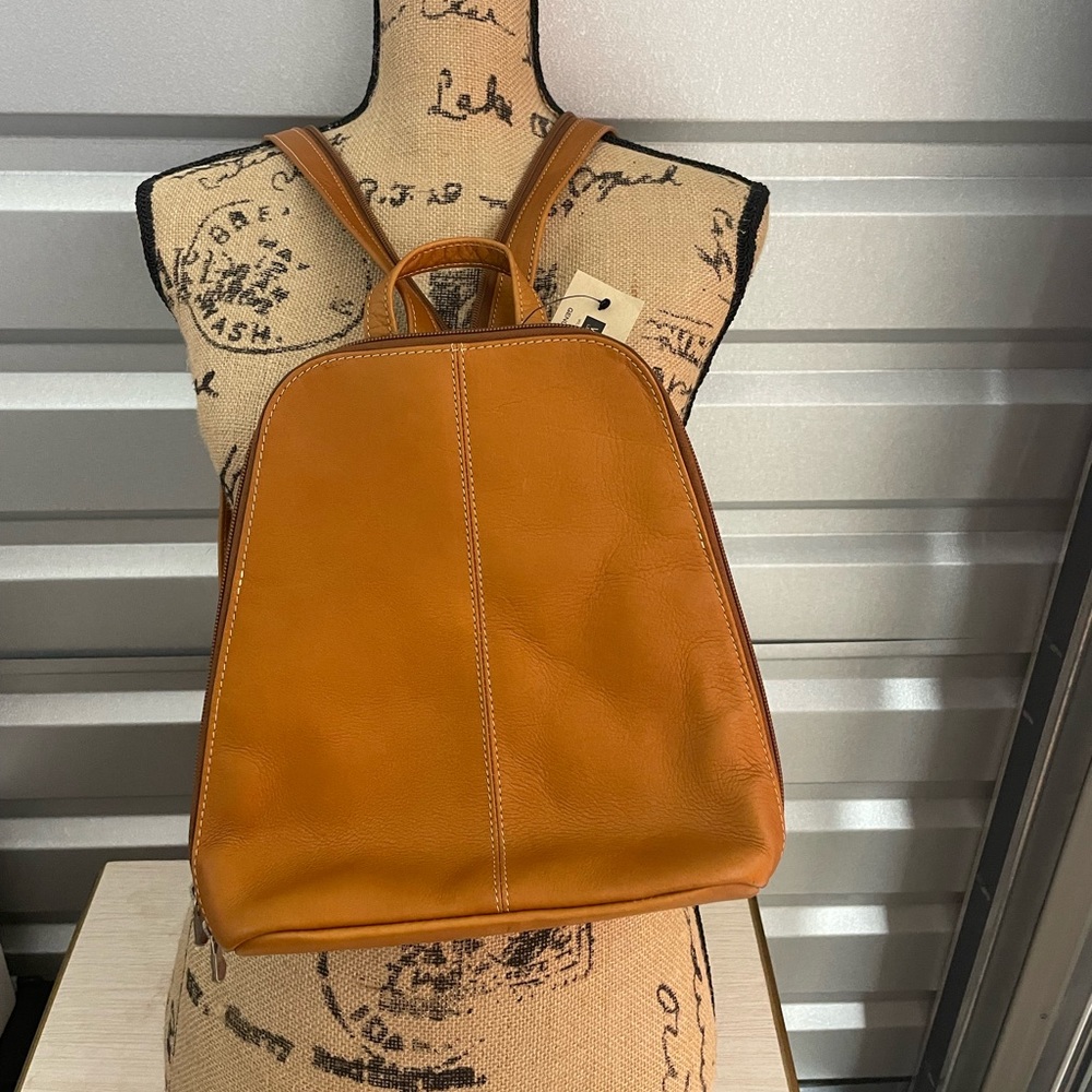 WILSONS LEATHER GENUINE SMOOTH TAN LEATHER BACKPACK 🎒 PURSE W/ STRAPS 2 WAYS 😍